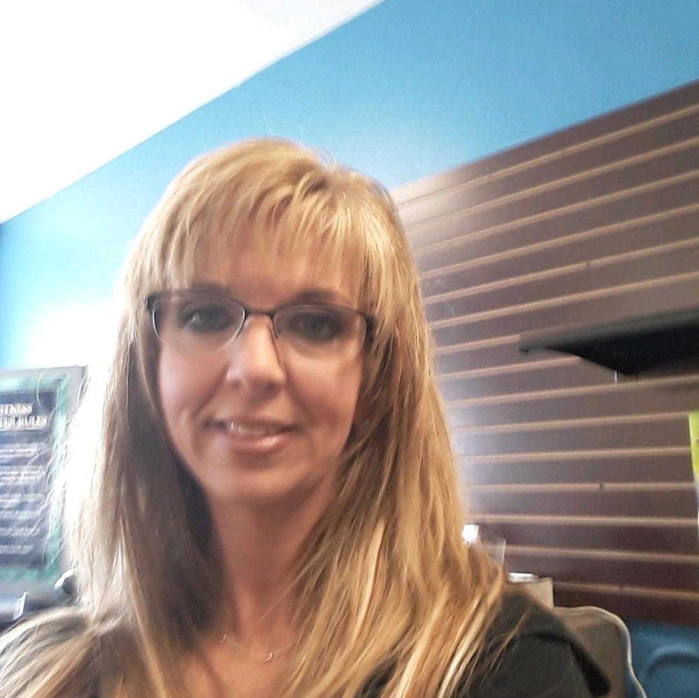 Meet your Posher, Debbie